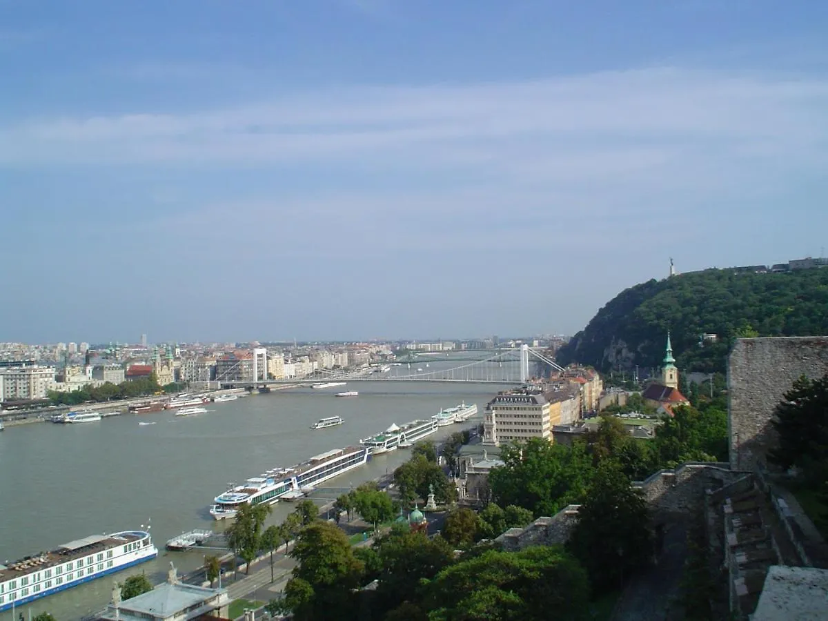 Cuki Apartment Budapest 0*,